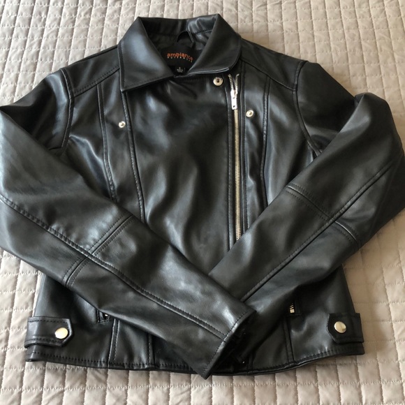 Ambiance Outerwear Jackets & Blazers - EUC - 🖤 Ambiance Outerwear Black Faux Leather Moto Jacket